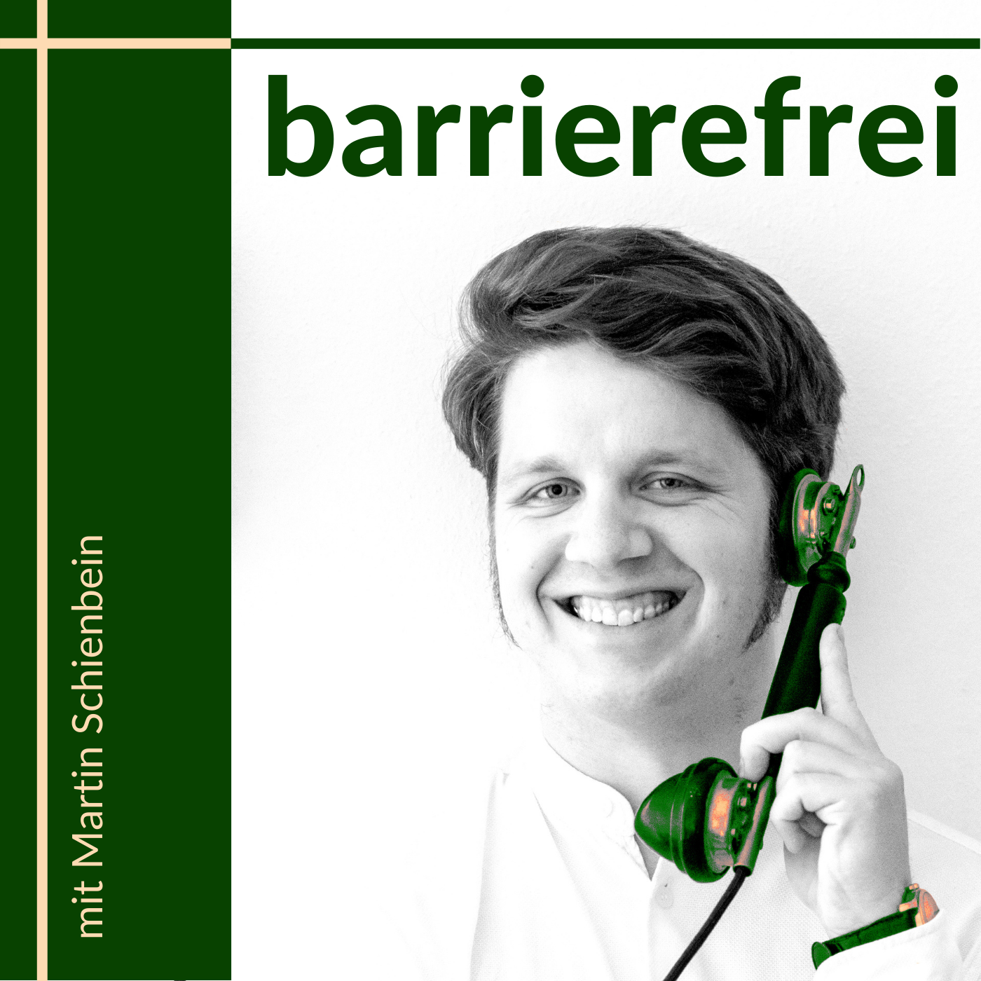Text "barrierefrei mit Martin Schienbein" Daneben ein Schwarz-Weiß-Portrait von Martin mit einem alten Telefonhörer am Ohr.