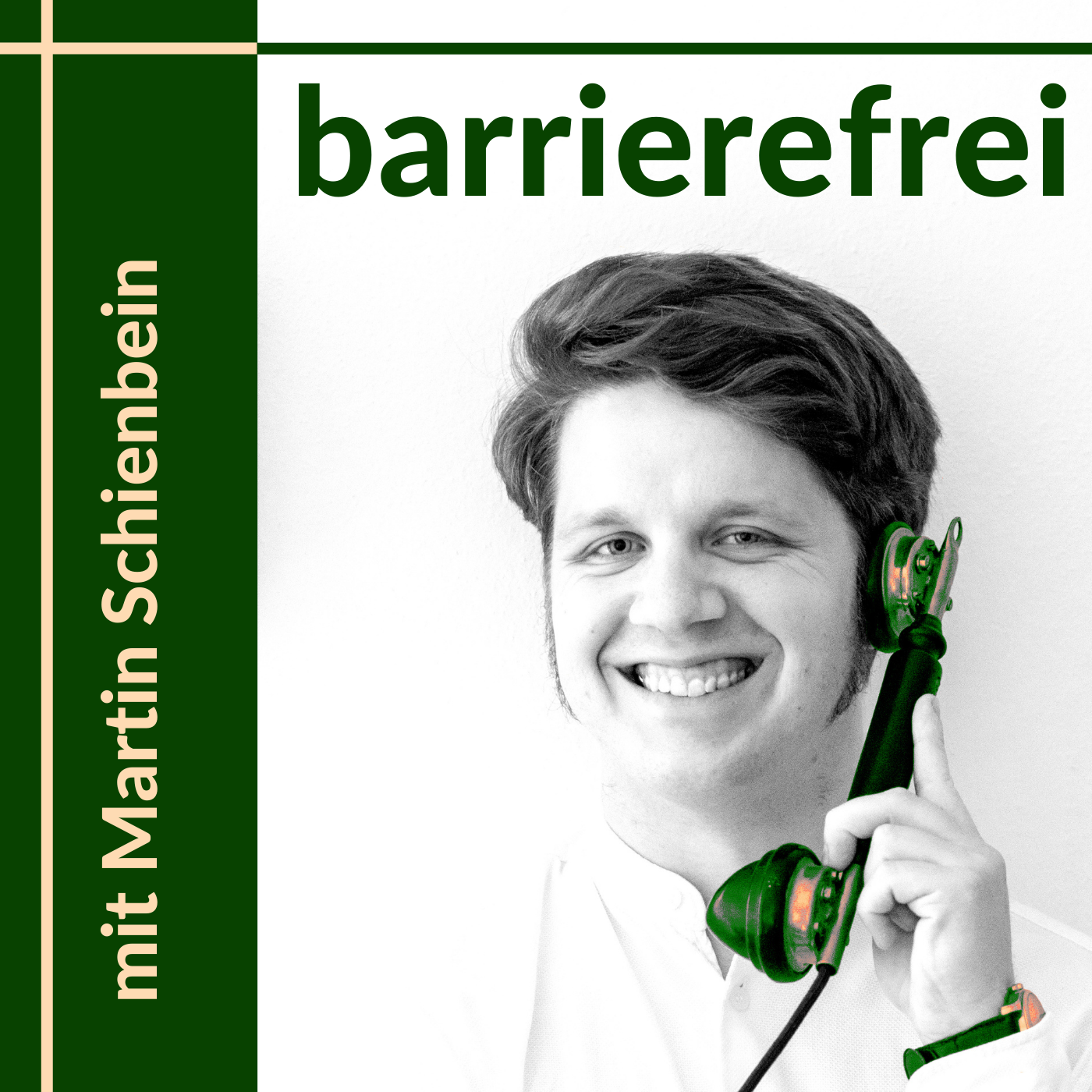Text "barrierefrei mit Martin Schienbein" Daneben ein Schwarz-Weiß-Portrait von Martin mit einem alten Telefonhörer am Ohr.